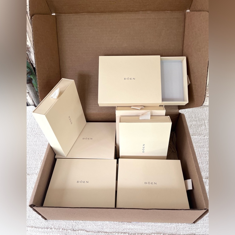 DOEN 11 Gift Boxes in Doen Shipping Box - Use for Jewelry, etc. - Picture 4 of 4